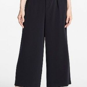 UNIQLO: wide leg crop pants, black, small